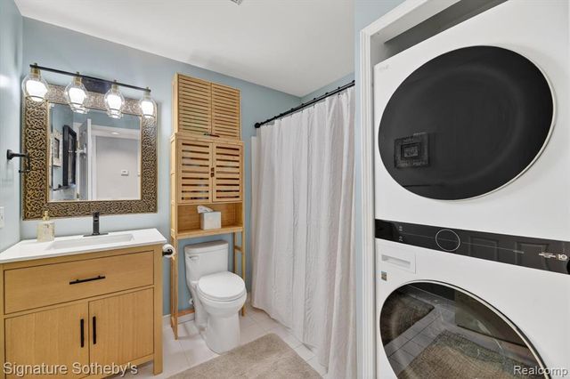 1155 S Lake Drive 71, Novi, MI 48377