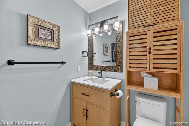 1155 S Lake Drive 71, Novi, MI 48377
