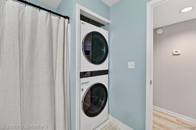 1155 S Lake Drive 71, Novi, MI 48377