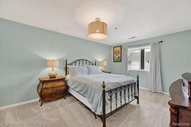 1155 S Lake Drive 71, Novi, MI 48377