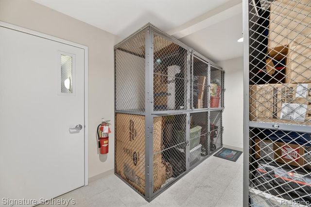 1155 S Lake Drive 71, Novi, MI 48377