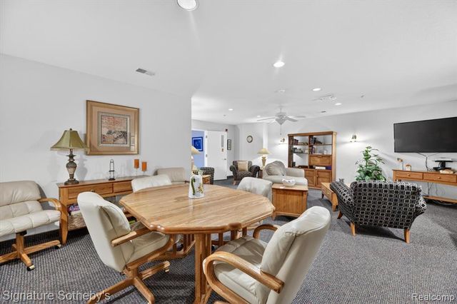 1155 S Lake Drive 71, Novi, MI 48377