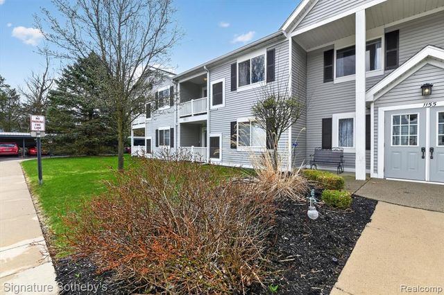 1155 S Lake Drive 71, Novi, MI 48377