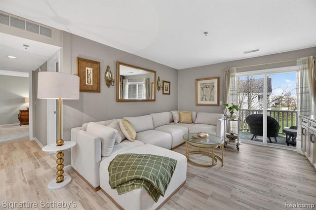 1155 S Lake Drive 71, Novi, MI 48377