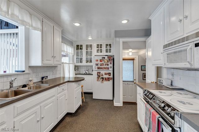 20718 Stanford Avenue, Fairview Park, OH 44126