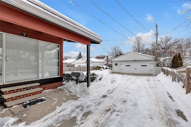 20718 Stanford Avenue, Fairview Park, OH 44126