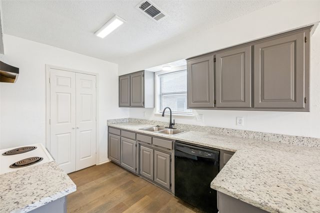 2726 Sherry Street, Arlington, TX 76014