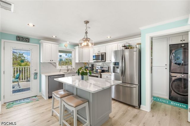 970 Sand Castle RD, Sanibel, FL 33957