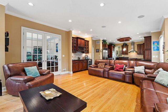 1008 Meadow Road, Northbrook, IL 60062