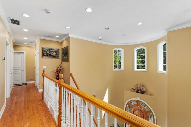 1008 Meadow Road, Northbrook, IL 60062