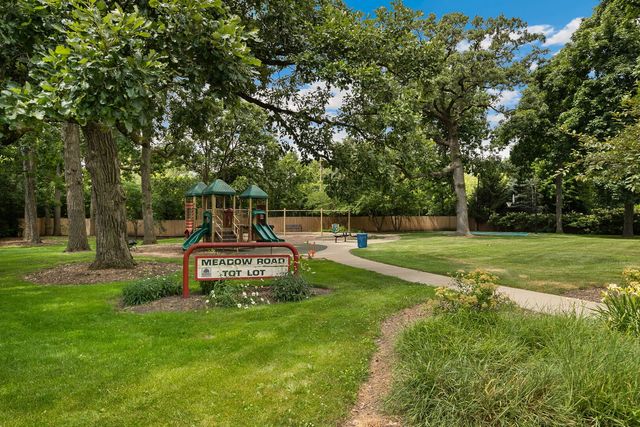 1008 Meadow Road, Northbrook, IL 60062