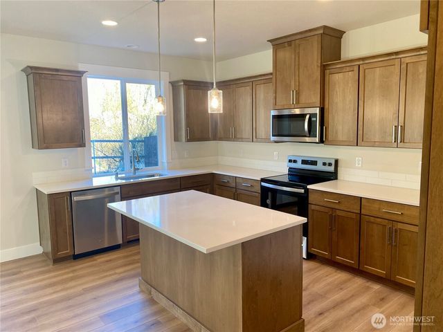 536 Rainbow Way, Kelso, WA 98626