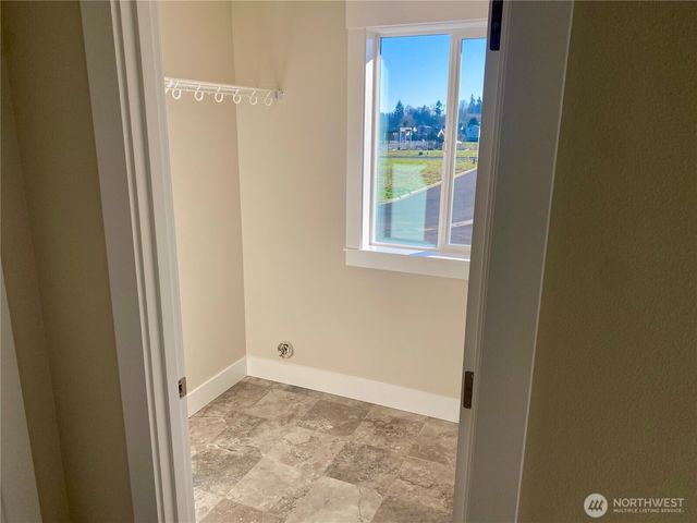 536 Rainbow Way, Kelso, WA 98626