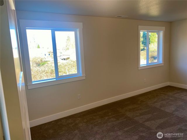 536 Rainbow Way, Kelso, WA 98626