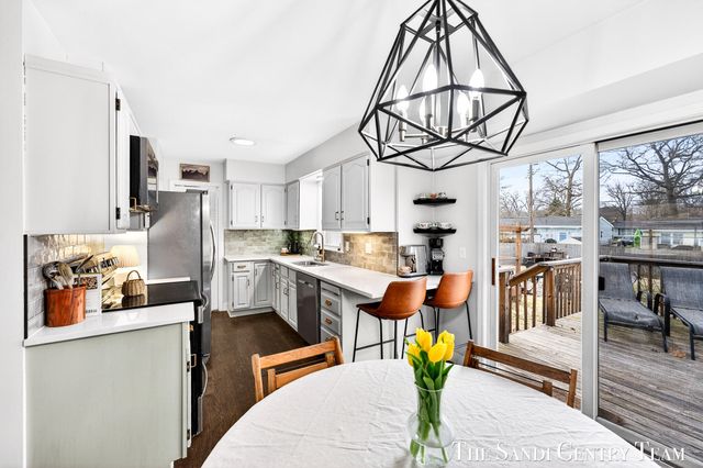 1703 Columbus Avenue, Norton Shores, MI 49441