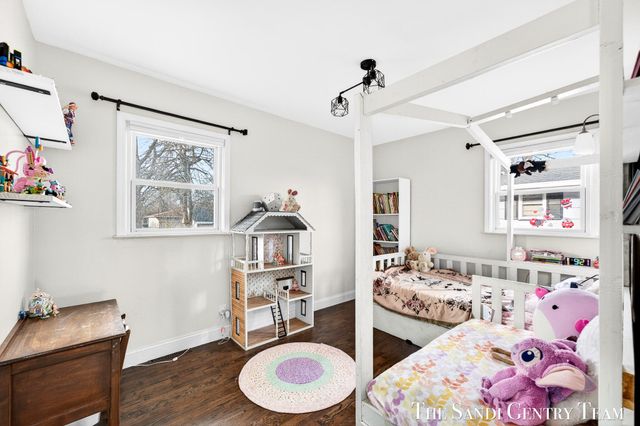 1703 Columbus Avenue, Norton Shores, MI 49441