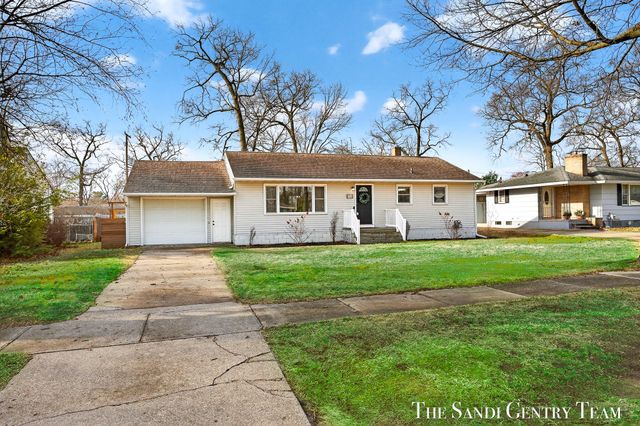 1703 Columbus Avenue, Norton Shores, MI 49441