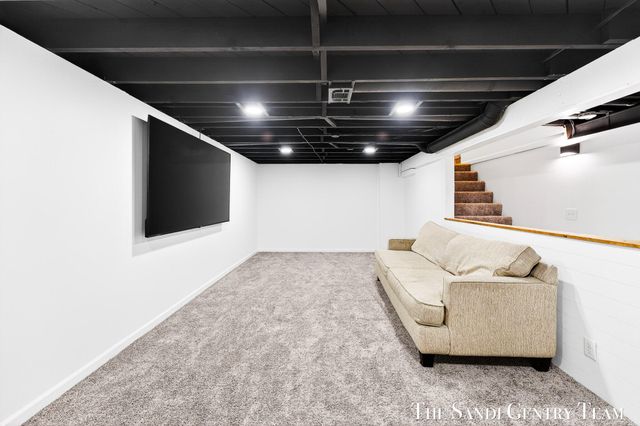 1703 Columbus Avenue, Norton Shores, MI 49441