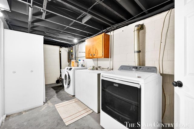 1703 Columbus Avenue, Norton Shores, MI 49441