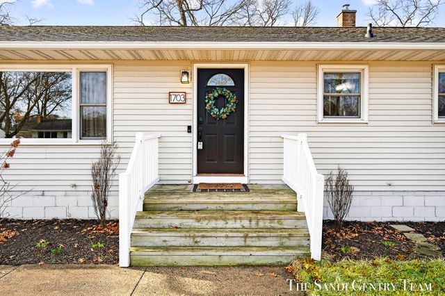 1703 Columbus Avenue, Norton Shores, MI 49441