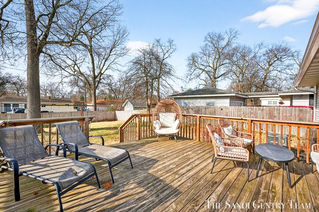 1703 Columbus Avenue, Norton Shores, MI 49441