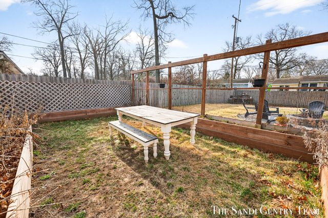 1703 Columbus Avenue, Norton Shores, MI 49441