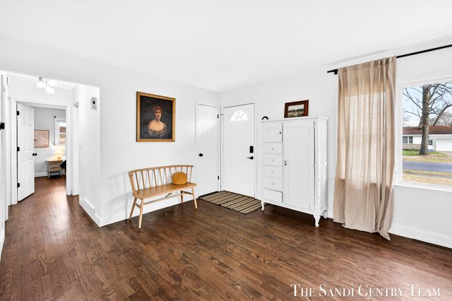 1703 Columbus Avenue, Norton Shores, MI 49441