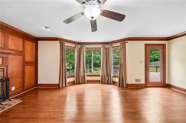 1184 Staples Drive SW, Lilburn, GA 30047