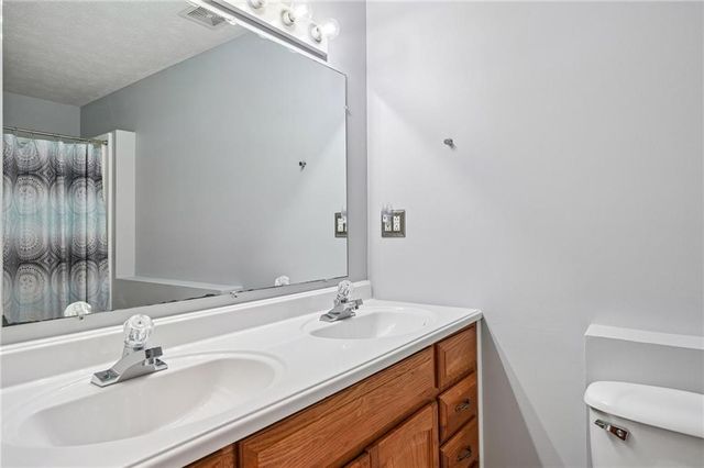 1184 Staples Drive SW, Lilburn, GA 30047
