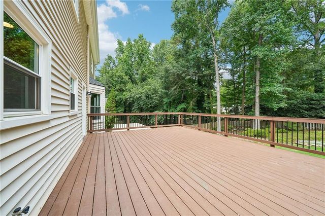 1184 Staples Drive SW, Lilburn, GA 30047