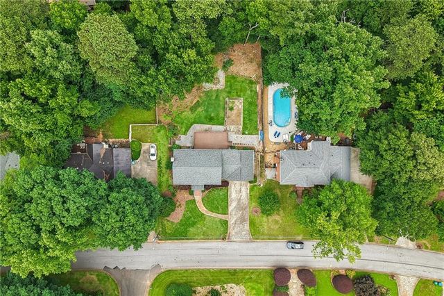 1184 Staples Drive SW, Lilburn, GA 30047