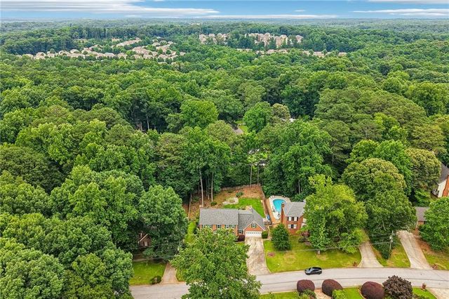 1184 Staples Drive SW, Lilburn, GA 30047