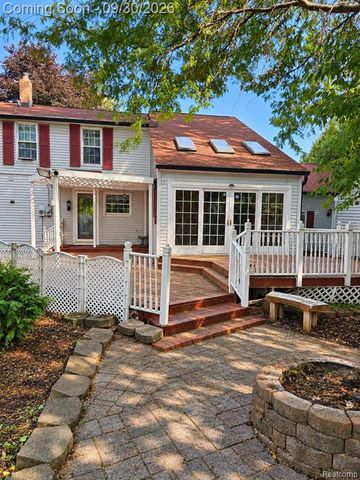 4140 Edgewood Street, Dearborn Heights, MI 48125