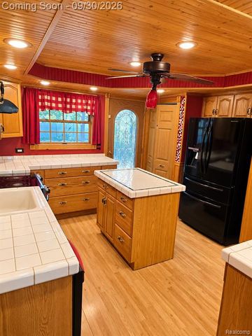 4140 Edgewood Street, Dearborn Heights, MI 48125