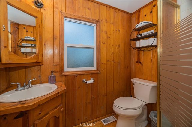 627 Rose Lane, Twin Peaks, CA 92391