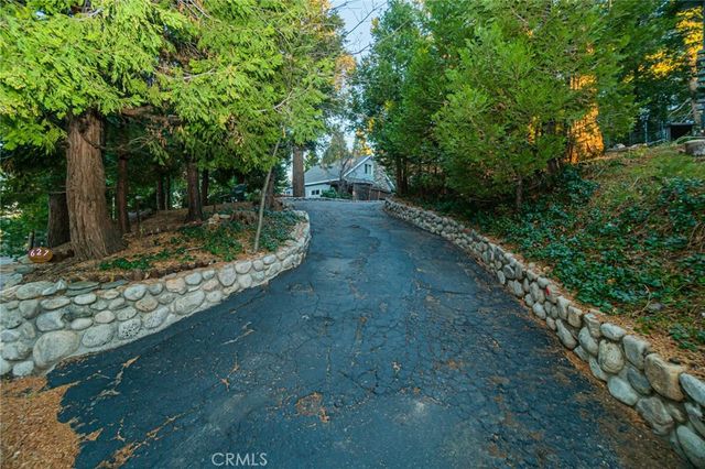 627 Rose Lane, Twin Peaks, CA 92391