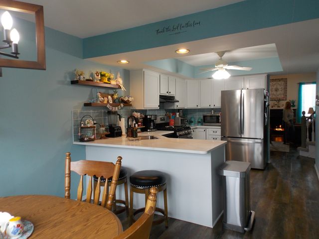 242 Bluegrass Drive, Schererville, IN 46375