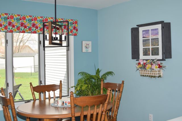 242 Bluegrass Drive, Schererville, IN 46375