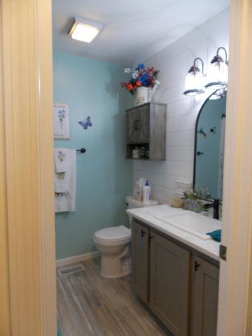242 Bluegrass Drive, Schererville, IN 46375