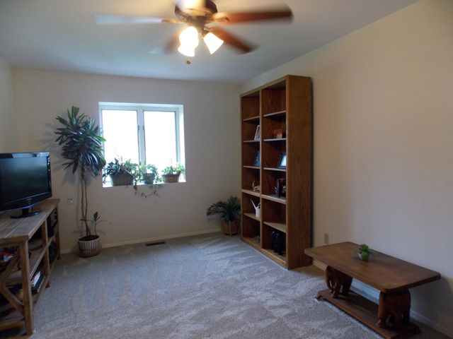 242 Bluegrass Drive, Schererville, IN 46375