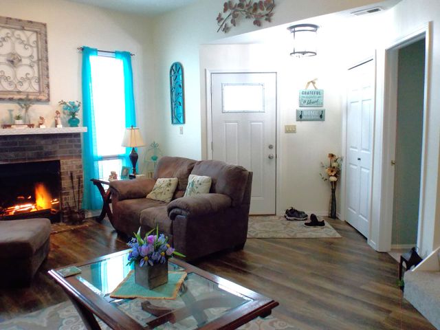 242 Bluegrass Drive, Schererville, IN 46375