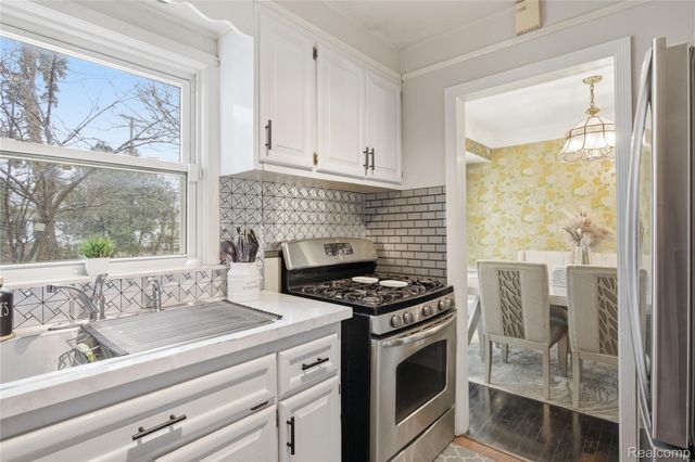 21270 Outer Drive, Dearborn, MI 48124