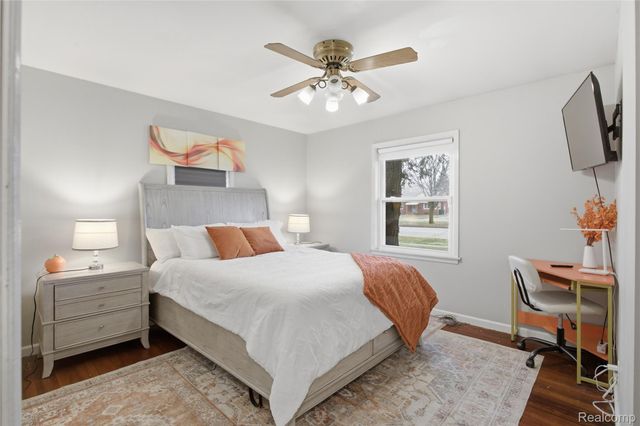 21270 Outer Drive, Dearborn, MI 48124