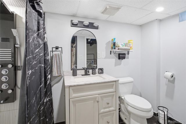 21270 Outer Drive, Dearborn, MI 48124