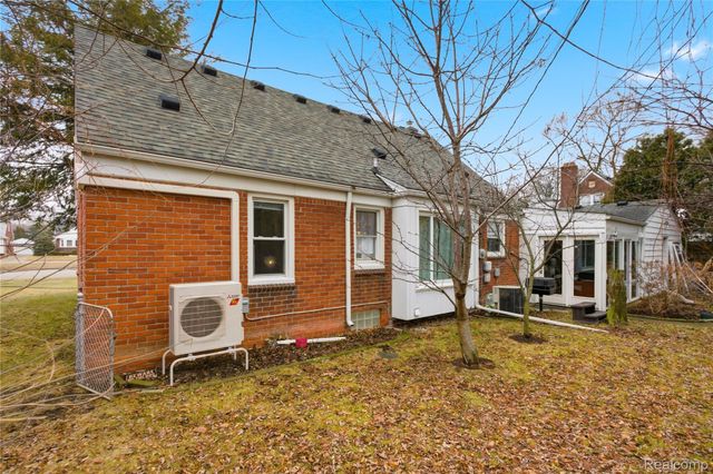 21270 Outer Drive, Dearborn, MI 48124