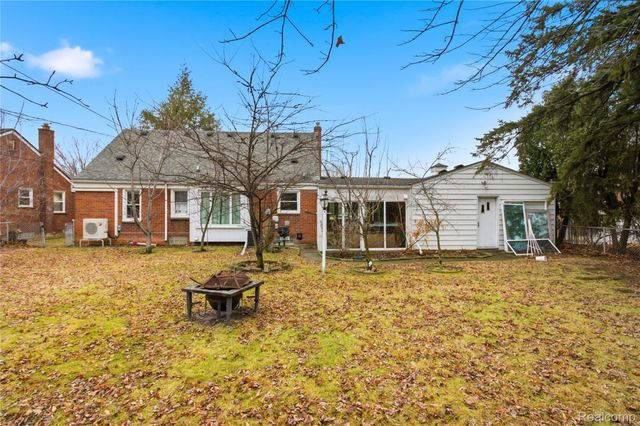 21270 Outer Drive, Dearborn, MI 48124
