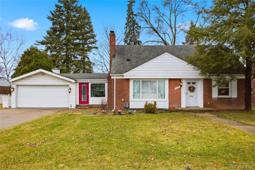 21270 Outer Drive, Dearborn, MI 48124