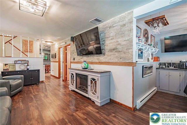 341 Lower Green Hill Road, Polk Twp, PA 18058