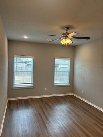 321 Grove Lane, Bentonville, AR 72713