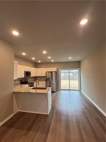 321 Grove Lane, Bentonville, AR 72713